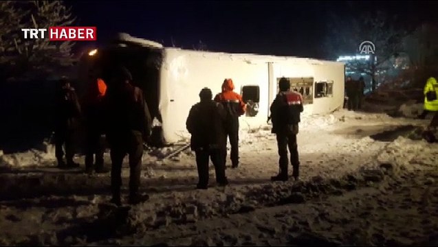 Sinop'ta otobüs uçuruma yuvarlandı