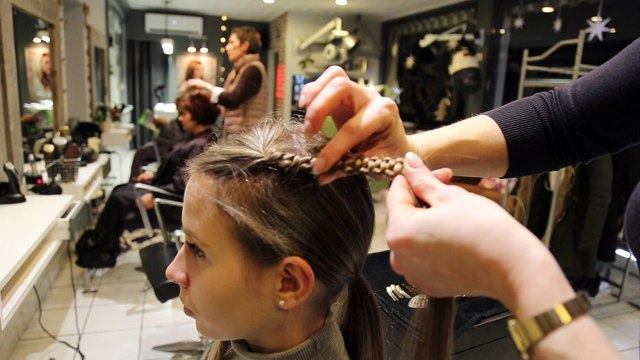 Une coiffure de fête à faire chez soi