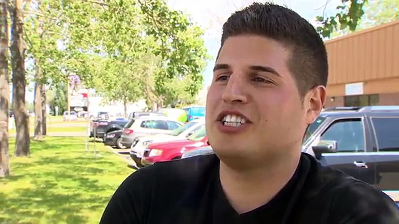 Il s'envole avec des ballons gonflés à l’hélium comme dans « Là-haut » !