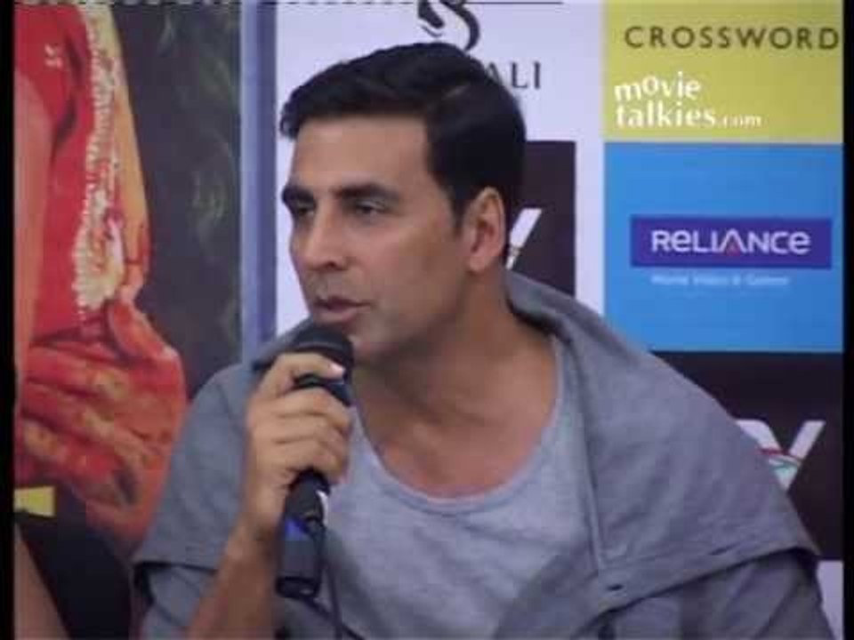 Sonakshi Sinha, Akshay Kumar Launch 'Rowdy Rathore' DVD