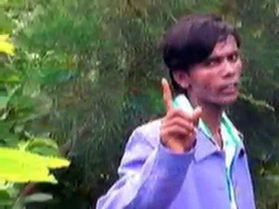 সোশ্যাল মিডিয়ায় ঝড় তুলেছেন বাংলাদেশি এই ‘হ্যান্ডসাম’ রিক্সাওয়ালা !