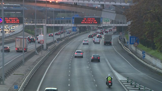 Todos los coches podrán circular por Madrid el viernes