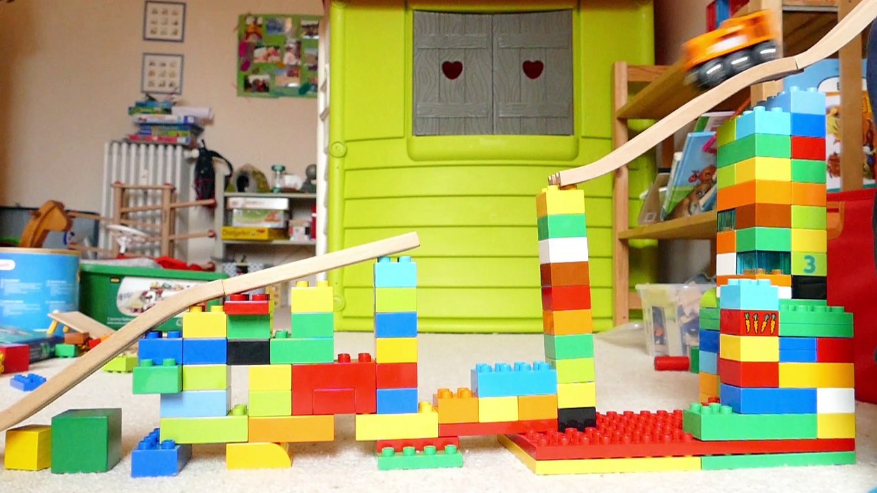 BRIO TOYS JUMP OVER DUPLO TOWERS