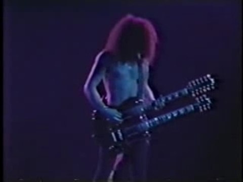 Guns N' Roses - Knockin on Heavens Door (Intro Live Chicago)