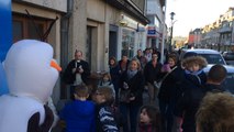 Olaf défile dans les rues