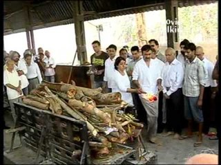 B-town Attends Rajkumar Hirani's Father Suresh Hirani's Funeral