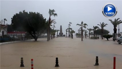Mersin'de yağmur hayatı olumsuz etkiledi