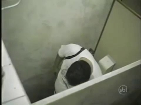 Choque no Banheiro | Pegadinha com Ivo Holanda e Gibe | Programa Silvio Santos