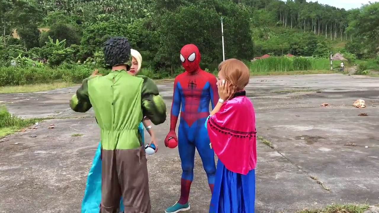 Săn Trứng Khủng Long Khổng Lồ Cùng Người Nhện Và Nữ Hoàng Băng Giá