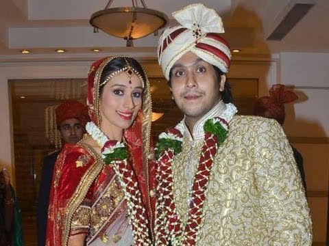 Amitabh Bachchan, Abhishek Bachchan, Rani Mukerji, Kajol At Bappa Lahiri's Wedding Reception