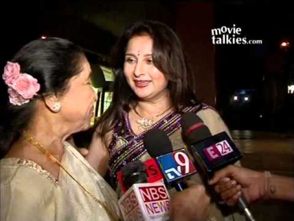 Asha Bhosle And Yash Chopra At Poonam Dhillon's Birthday Bash
