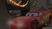 Stunt Speedway Park Lightning McQueen car disney pixar night race in the city diving