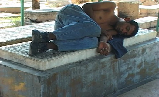 _ برهنه و باد_ Naked and Wind _گورخوابی