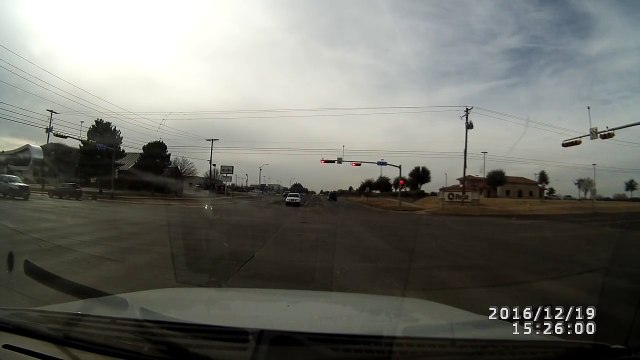 Il a voulu doubler n'importe comment et se crash violemment!