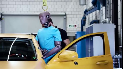 How It's Made  Mercedes Extreme Crash Test- Smart vs Massive S Class and E Class