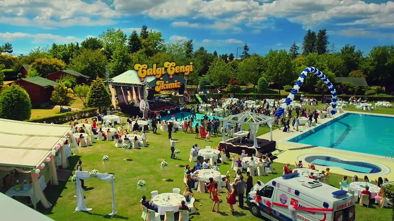 Çalgı Çengi İkimiz Çıldır Çıldır Klip