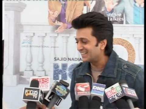 Riteish Deshmukh talks about his 'Housefull 2' co-star Mithun Chakraborty