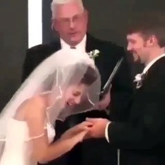E NO CASAMENTO, O NOIVO DIZ:  EU SEI QUE VC SEMPRE SERÁ FIEL....