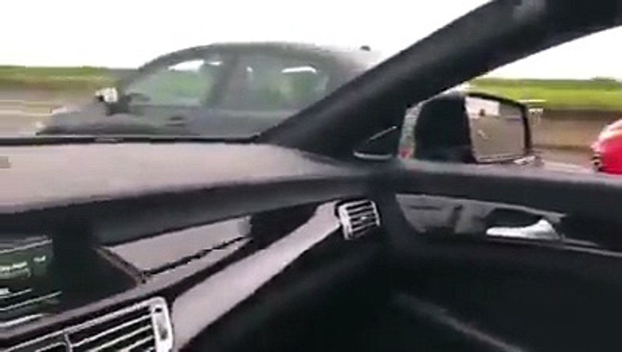 Race - Mercedes AMG VS Honda Civics On The Highway
