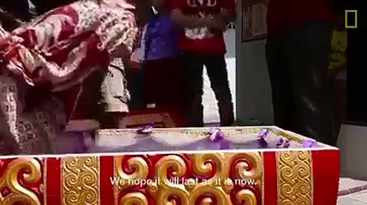 Insolite: Ils exhument des cadavres pour changer leurs vêtements