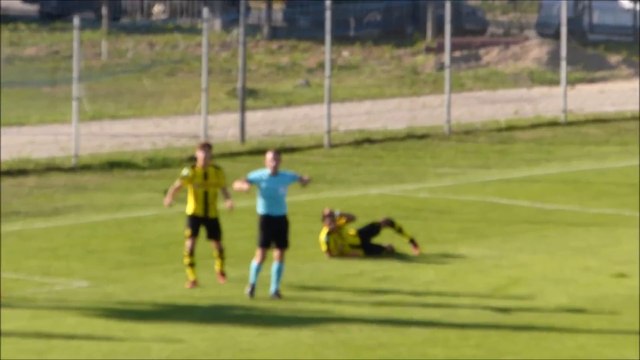 Oh la vilaine blessure : terrible fracture au genou de Dario Scuderi (Borussia Dortmund)