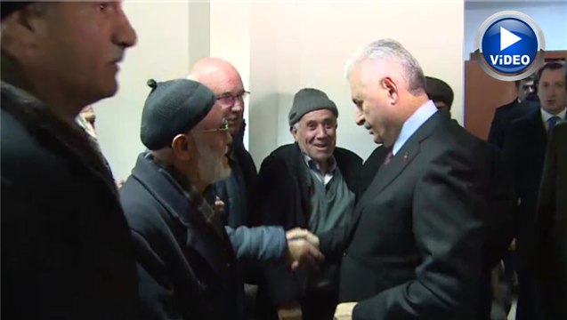 Başbakan Yıldırım vatandaşlarla bir araya geldi