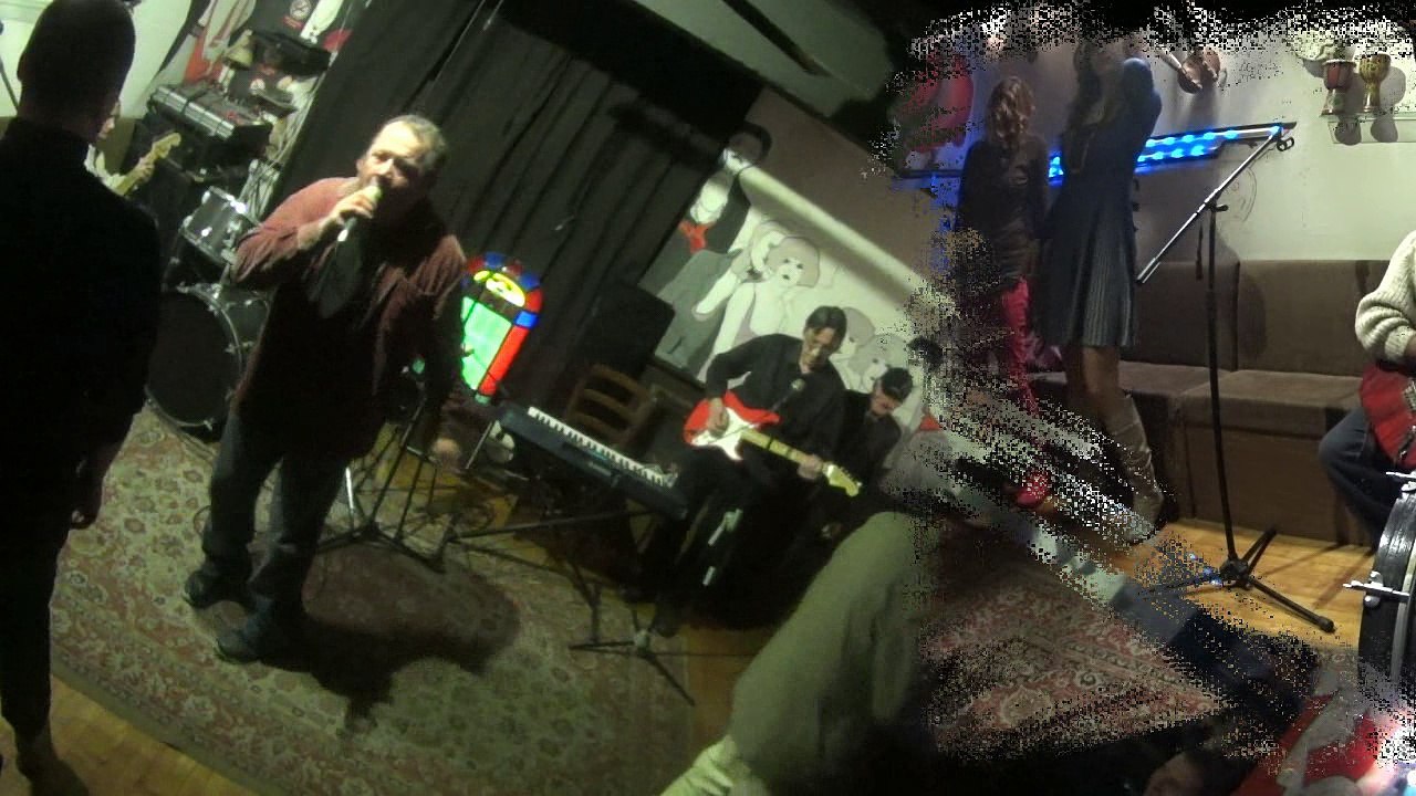 ASTERDAM -  Kurbla se otrgo