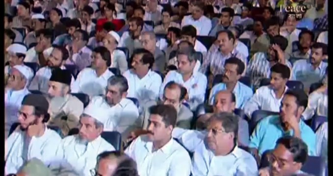 বাংলায় নামাজ পড়া যাবে কি না !! ডাঃ জাকির নায়েকের কাছে প্রশ্ন