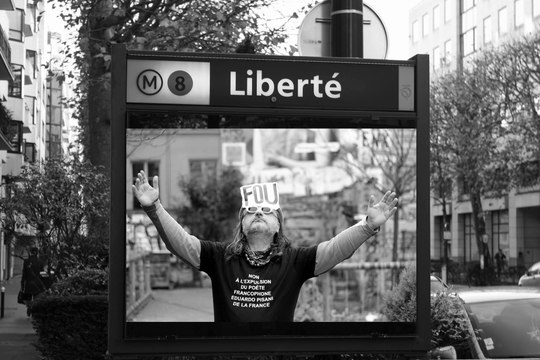 NON A L'EXPULSION DU POETE FRANCOPHONE EDUARDO PISANI DE LA FRANCE