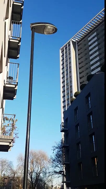 Pulsating Sphere UFOs Over Islington London, UK December 29, 2016.