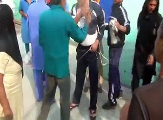 Punjab pulice wale da pind walyan walo kutapa,ਦੇਖੋ ਆਸ਼ਕੀ ਕਰਨ ਆਏ ਪੁਲਿਸ ਵਾਲੇ ਦਾ ਪਿੰਡ ਵਾਲਿਆਂ ਨੇ ਕਿਵੇ ਕੁਟਾਪਾ ਕੀਤਾ