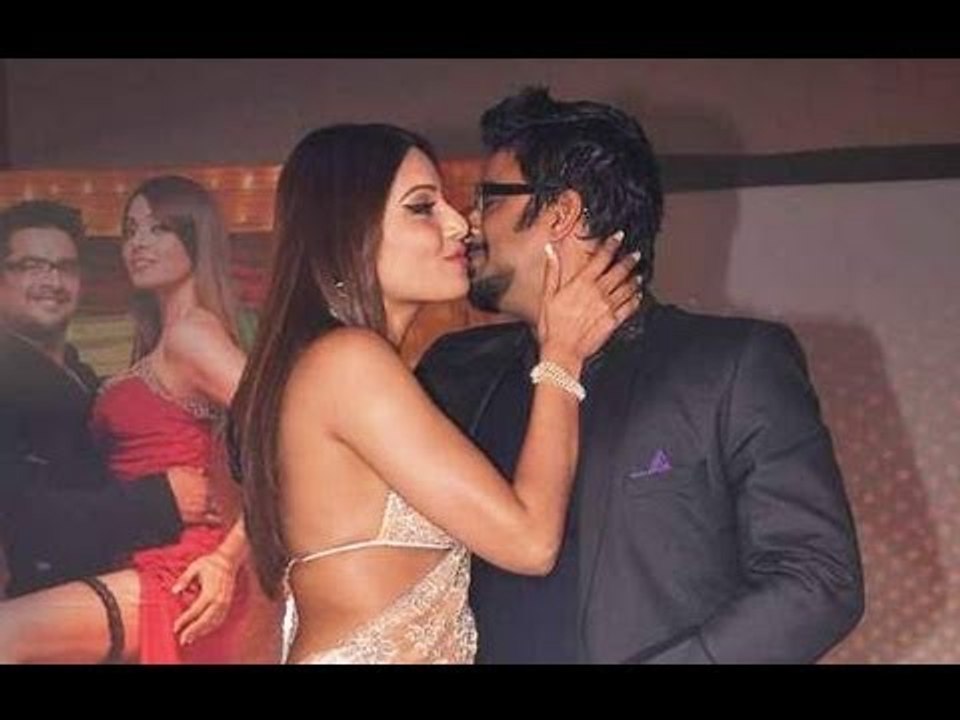 Bipasha Basu and R. Madhavan at the 'Jodi Breakers' music launch