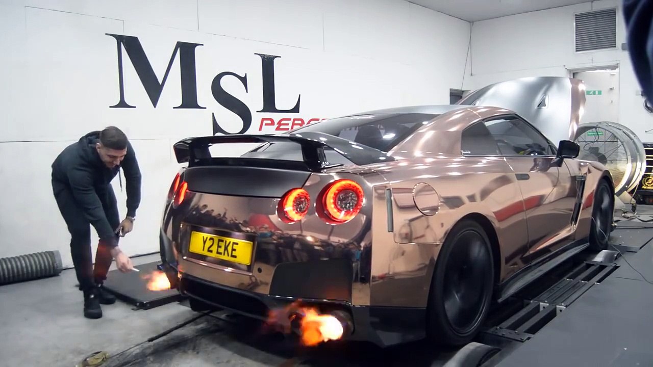 Flamethrower Exhaust Of A Nissan GTR LIGHTS A CIGARETTE-! Oh Yes It Is Definitely Possible! AND VERY DANGEROUS!!!