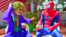 Người Nhện Spiderman và Công Chúa Frozen Elsa Ngoài Đời Thực -スパイダーマンと氷の女王エルザ