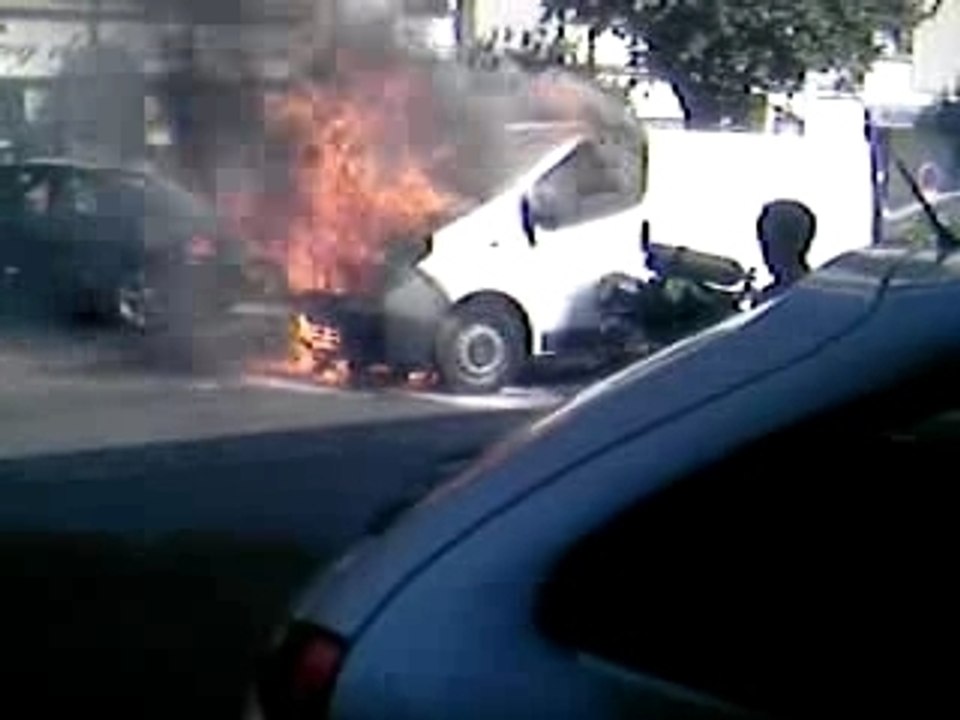 CHAUDE LA CAMIONNETTE partie3