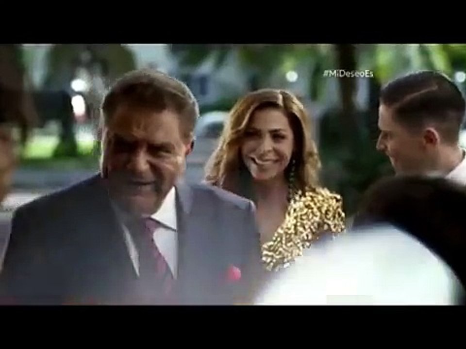 FERNANDO COLUNGA Campaña De Navidad 2013