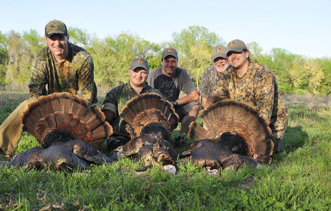 Spring Gobbler Turkey Hunting 2016 - Hunter