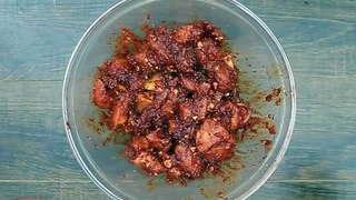 Instructions on how to make spicy chicken dish with cheese