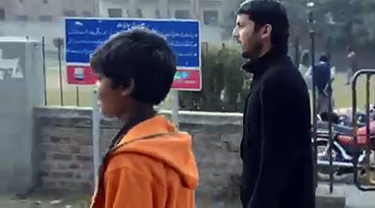 Public Prank...Really Funny Must watch it.