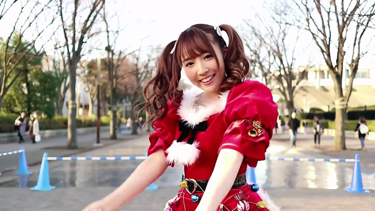 三上悠亜 ミニスカサンタで【逃げ恥】恋ダンス踊ってみた