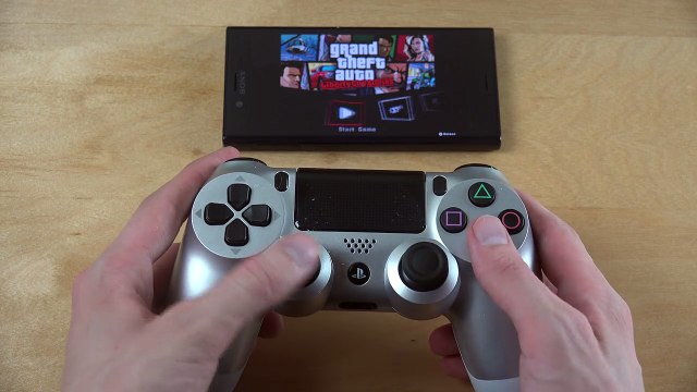 GTA Liberty City Stories Sony Xperia X Compact PS4 Controller Wireless Gameplay!