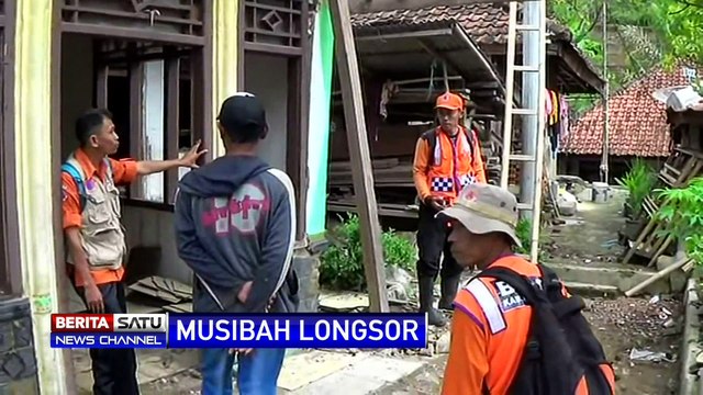 Puluhan Rumah di Desa Cilayung Rusak Parah Akibat Longsor