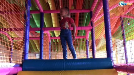 VLOG Ярослава в Развлекательном Центре Игровая Детская Комната Amusement Center Kids Playroom