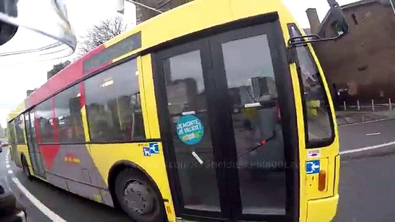 Ce chauffeur de bus deteste les motards