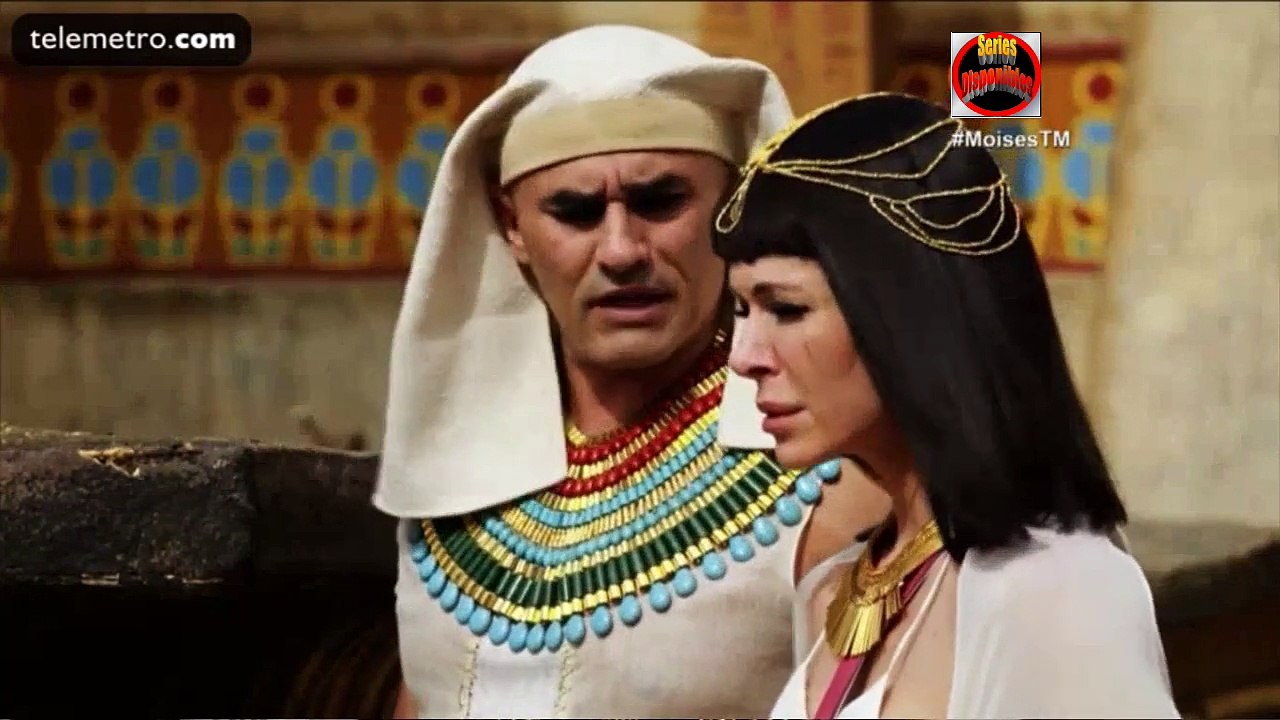 Ramsés y su ejército van contra los hebreos.