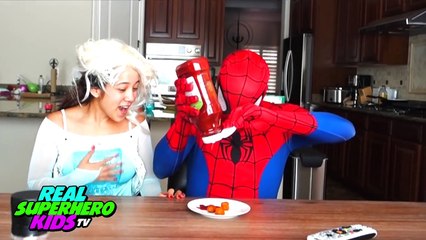 PREGNANT Frozen Elsa VOMIT RAINBOW COLORED BALLS vs SPIDERMAN PINK SPIDERGIRL vs Joker Superhero Fun