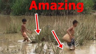 03.Daily Fishing - Cambodian People Fishing Using Cast Net - Cambodian Traditional Fishing - YouTube