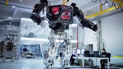 This Robot Is Huge and No One Knows Why It Was Built
