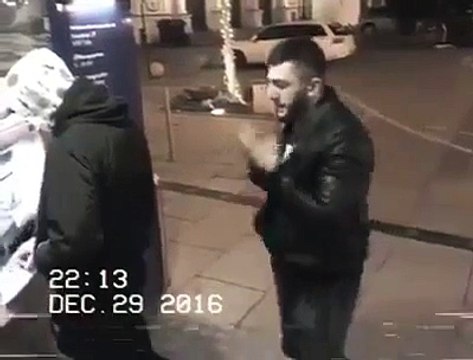 Pris en flag par une caméra en tentant de voler un portefeuille !