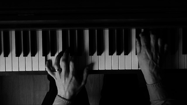 Gonzales - Gogol (Piano)